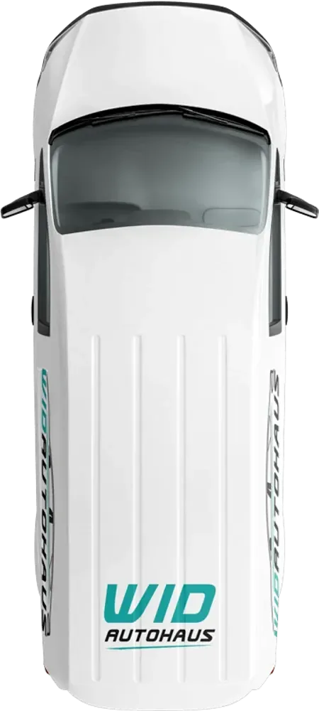 Firmentransporter von WID Autohaus mit Beschriftung, von oben